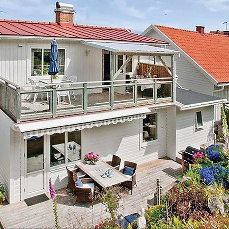 3 Bedroom Beautiful Apartment In Kungshamn Exterior foto