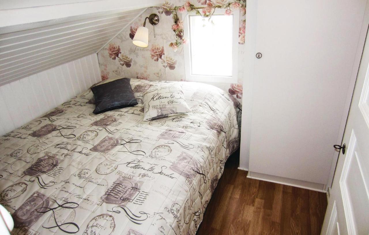 3 Bedroom Beautiful Apartment In Kungshamn Exterior foto