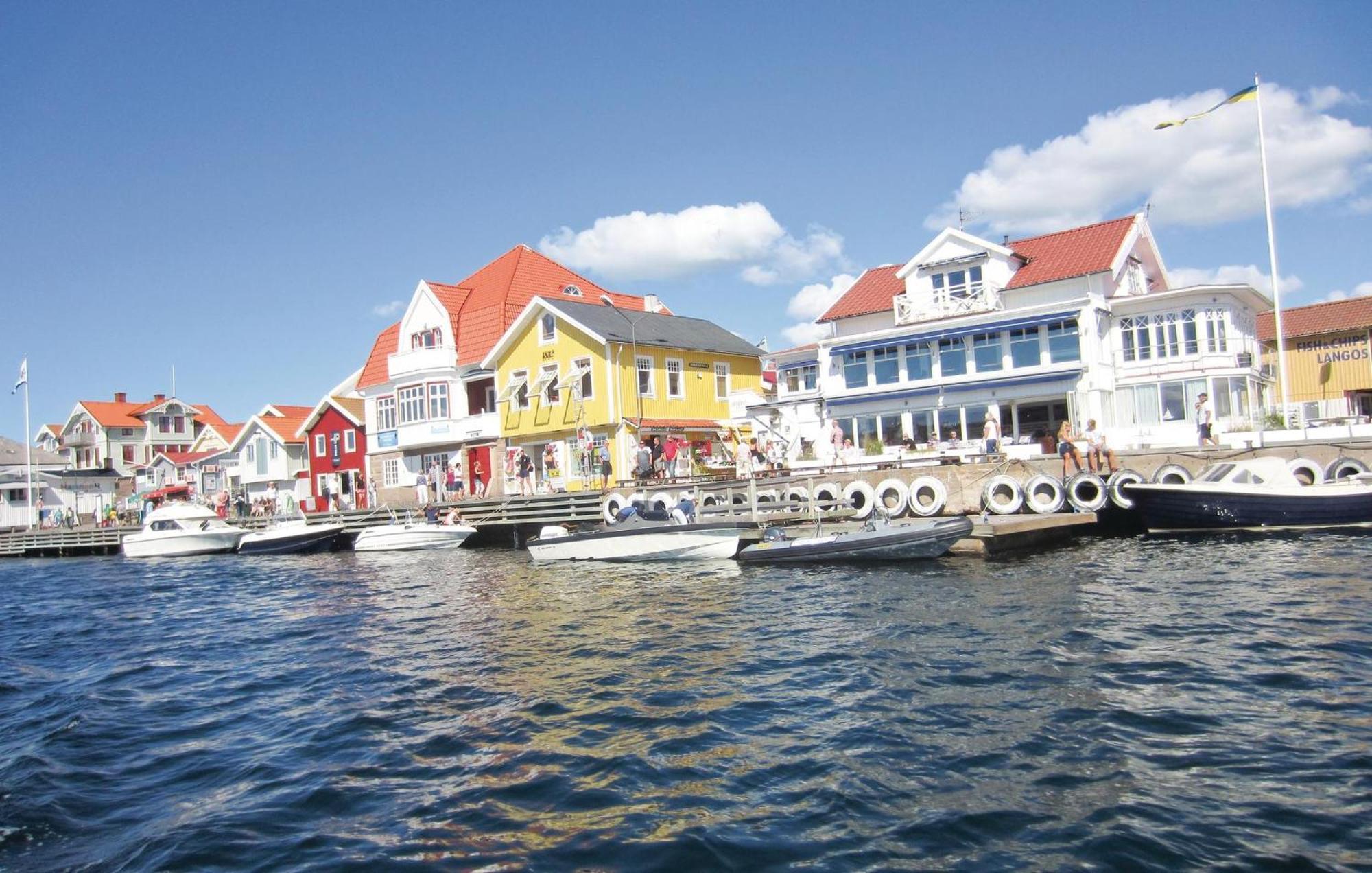 3 Bedroom Beautiful Apartment In Kungshamn Exterior foto