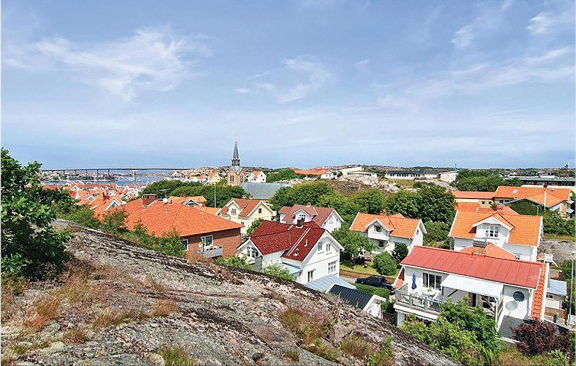 3 Bedroom Beautiful Apartment In Kungshamn Exterior foto