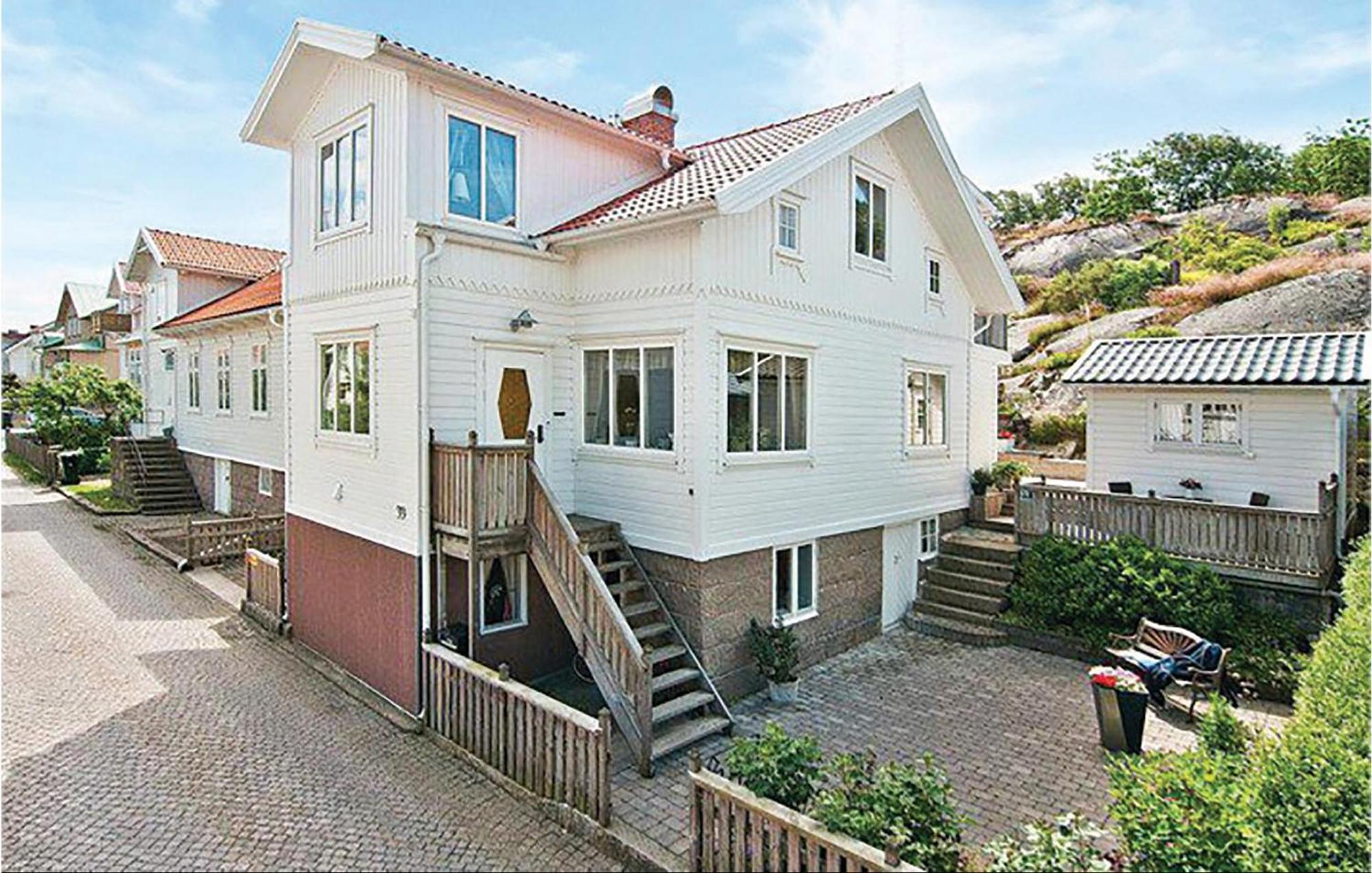 3 Bedroom Beautiful Apartment In Kungshamn Exterior foto